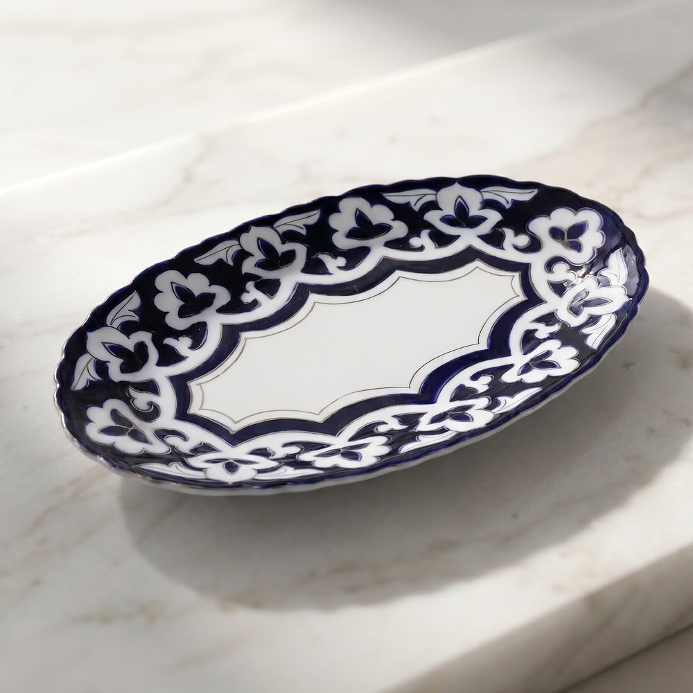 Porcelain bread plate, oval
